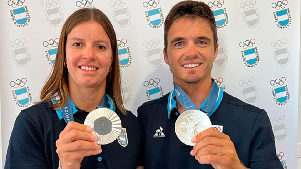 Eugenia Bosco y Mateo Majdalani, medalla de plata en París 2024. - Comité Olímpico Argentino -